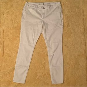 White pair of SO jeggings